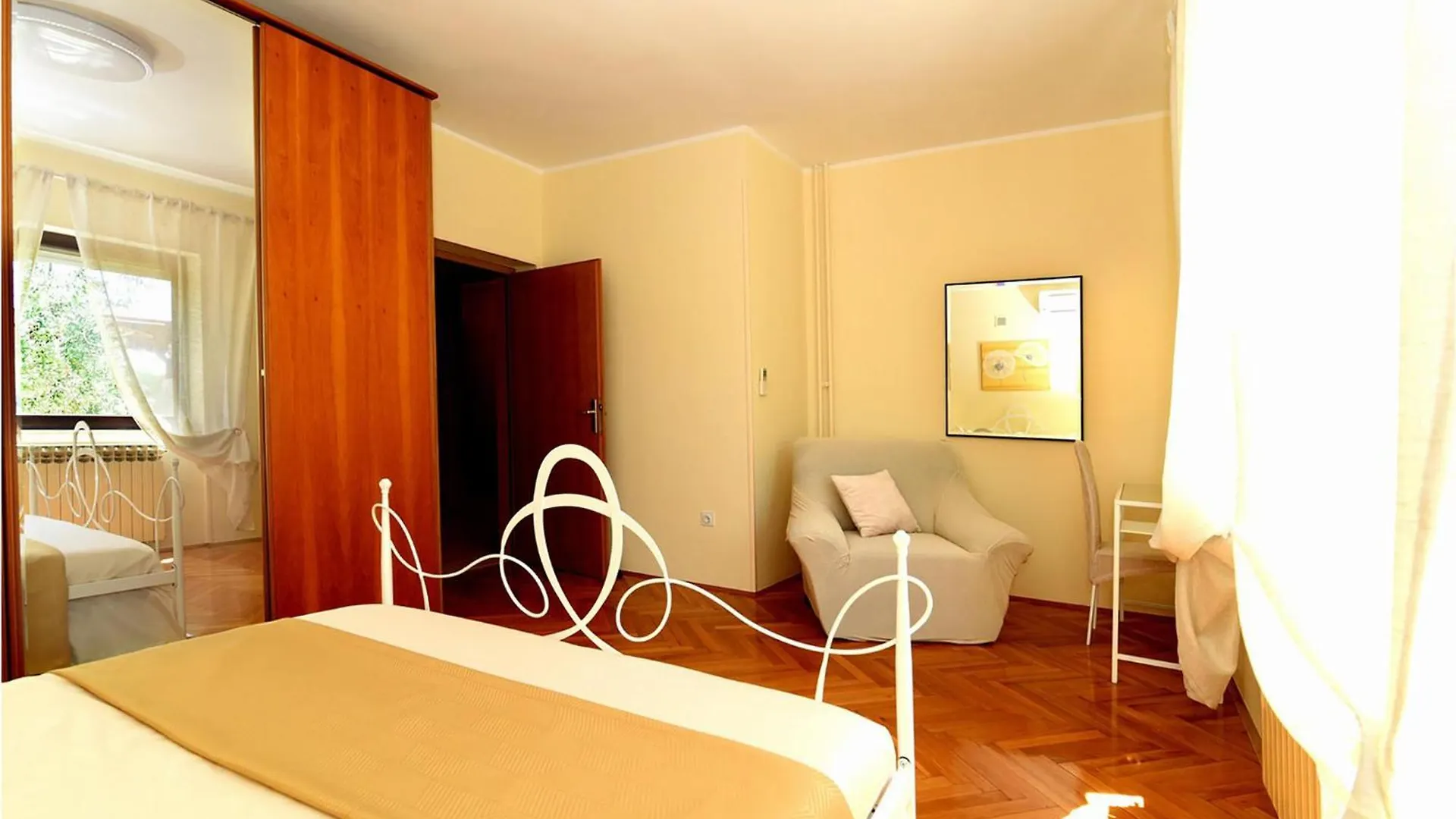 2 Bedroom Gorgeous Home In Pula Hébergement de vacances